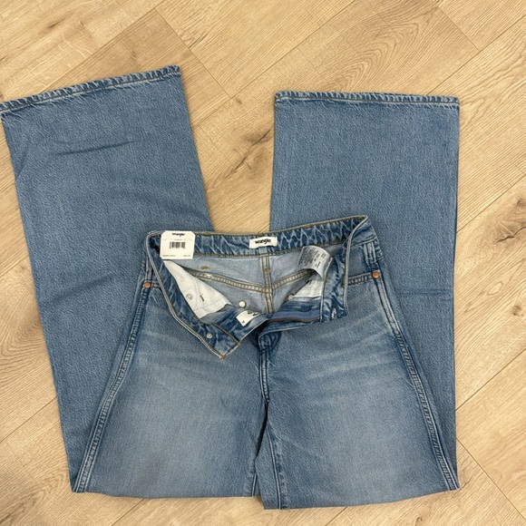 NWT WRANGLER "MID RISE WIDE LEG WORLD WIDE 661" - 24/32 - Picture 3 of 4